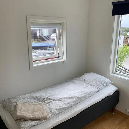 Moderne Leilighet I Barnevennlig Omrade Sentralt Lägenhet